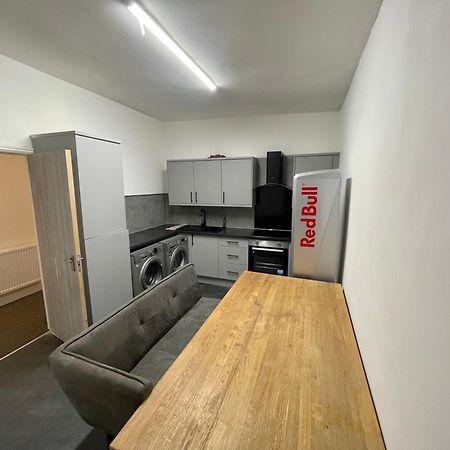 Pc Homes Room C Hyde Exterior foto